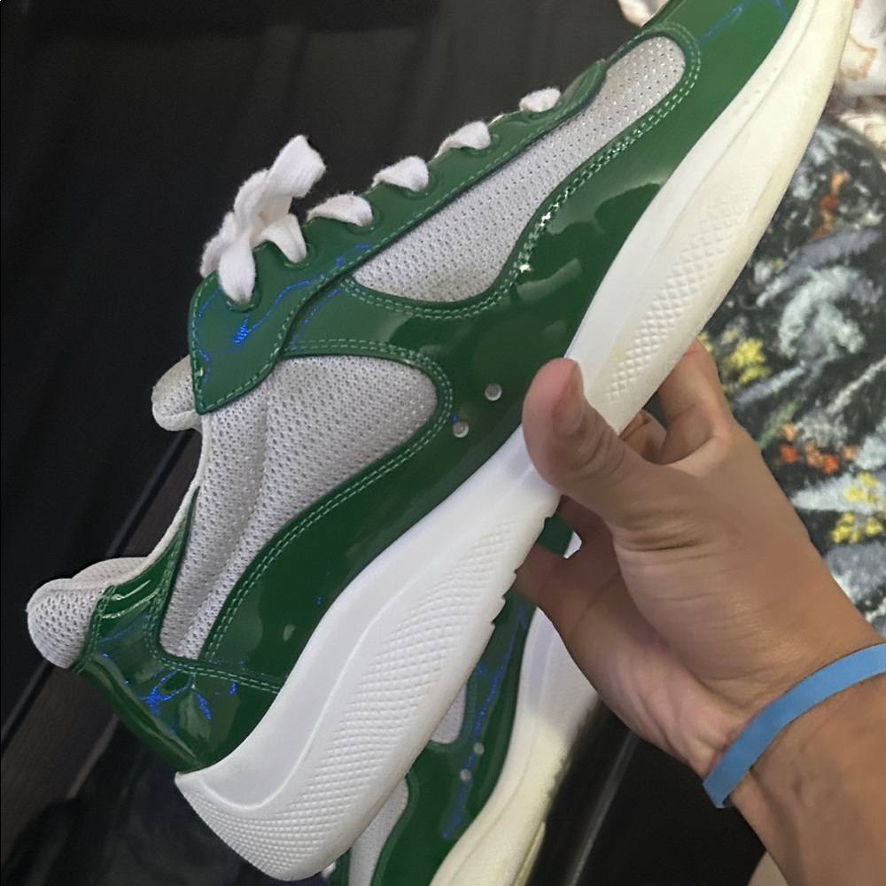 Prada Black Box with Red Accent - Picture 15 of 16